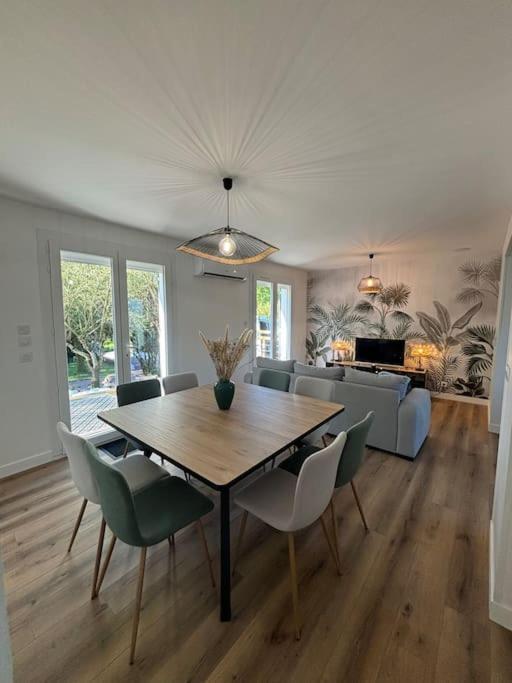 Maison, Pour Passer Un Merveilleux Sejour Meursac Luaran gambar